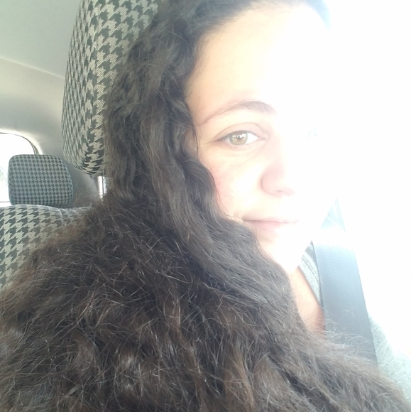 Meet your Posher, Cally - Picture 1 of 2